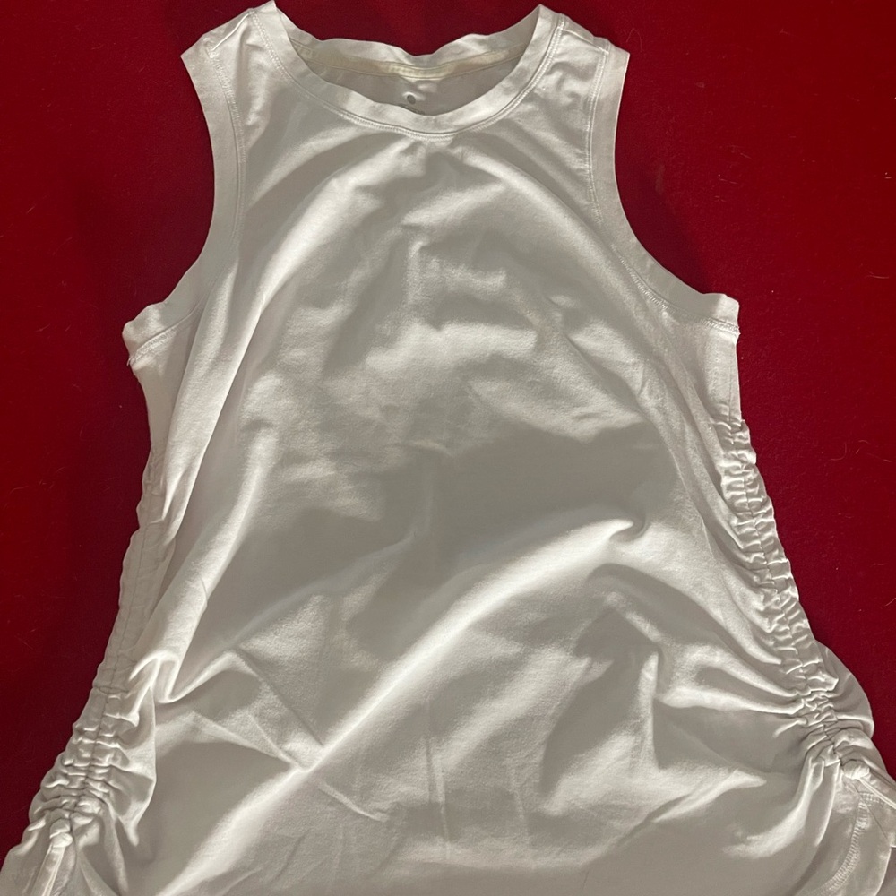 White Apana tank - Picture 2 of 4